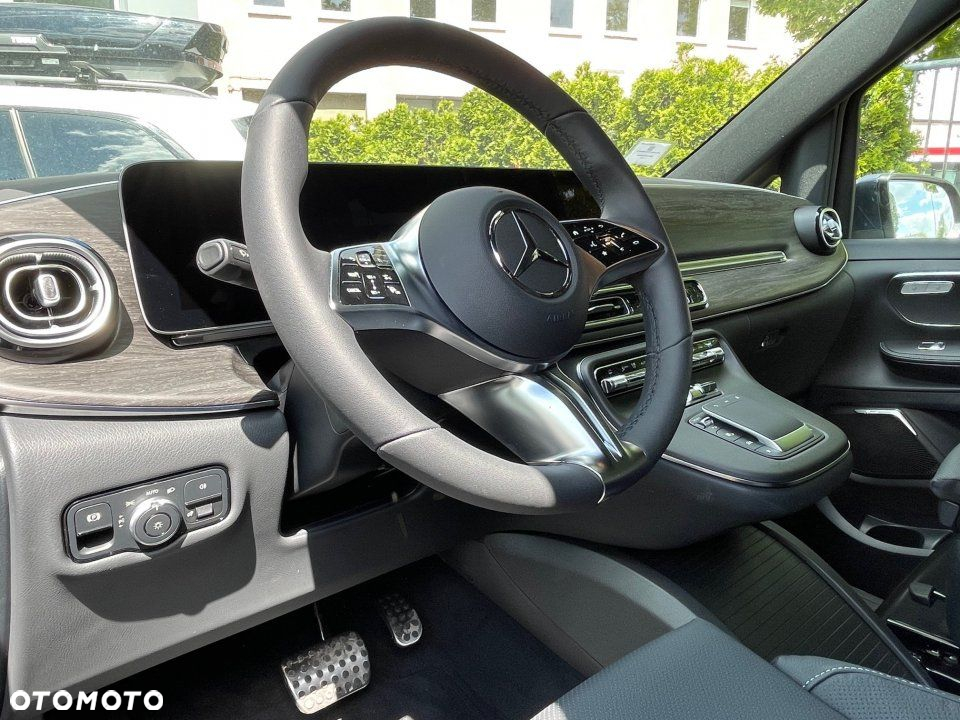 Mercedes-Benz Klasa V - 6