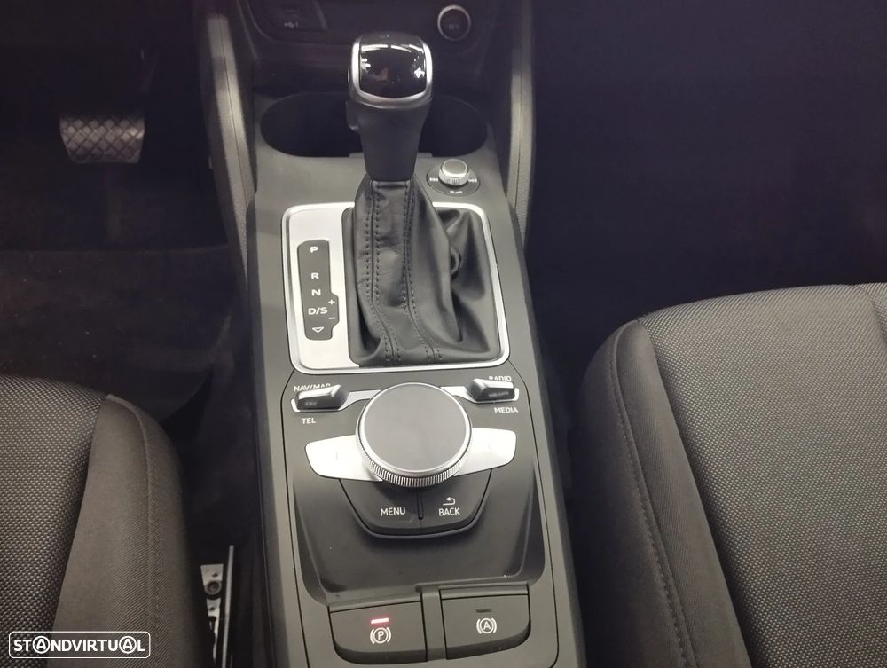 Audi Q2 30 TDI Advanced S tronic - 32