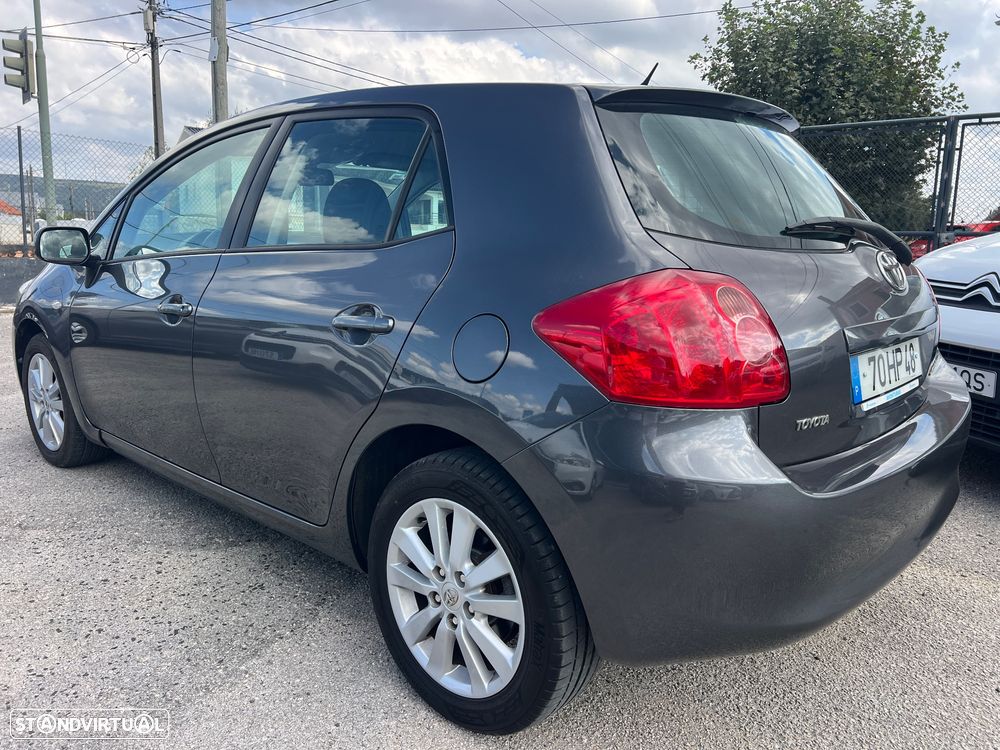 Toyota Auris - 11