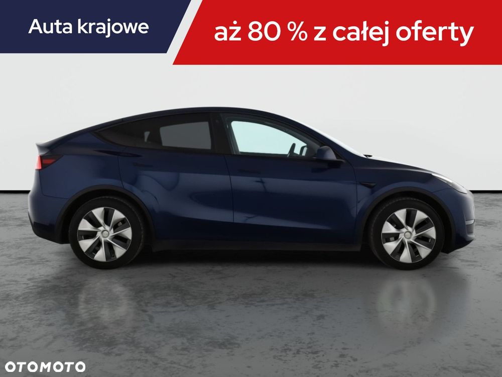 Tesla Model Y - 8