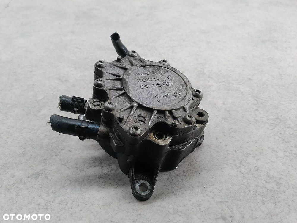 POMPA VACUM VW GOLF V 03G145209 BOSCH 2.0 TDI - 2