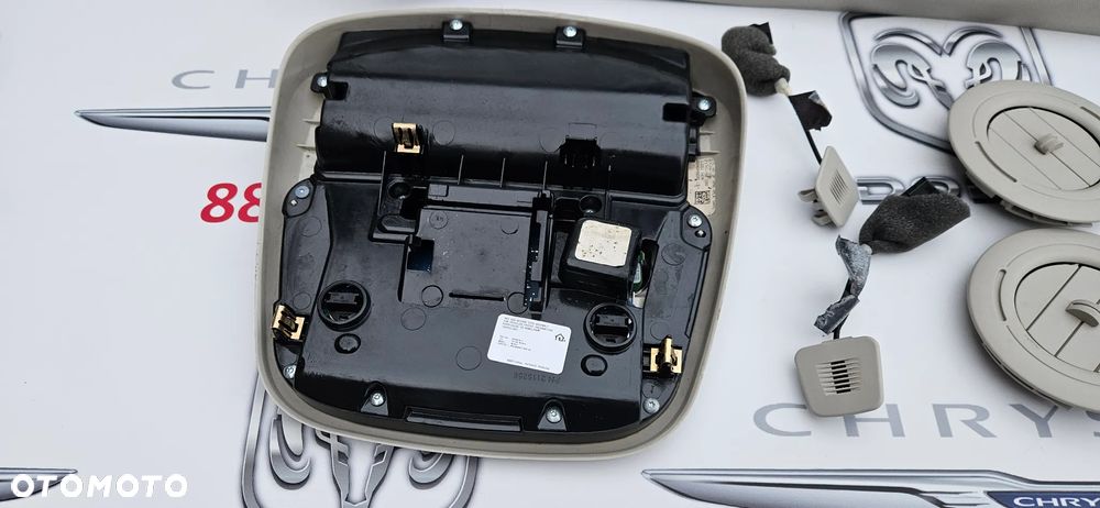 Dodge Durango III 2017- Osłona przeciwsłoneczna Słonecznik Daszek Oświetlenie kabiny Lampka podsufitki - 6