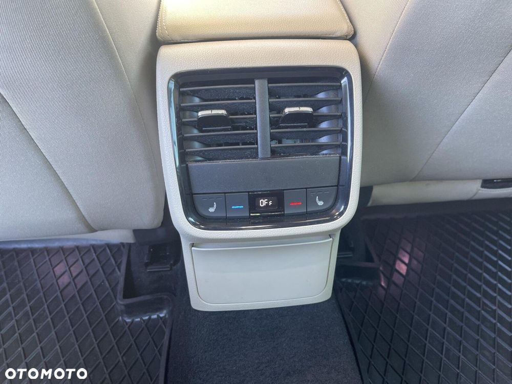 Skoda Octavia 2.0 TDI 4x4 Style DSG - 21