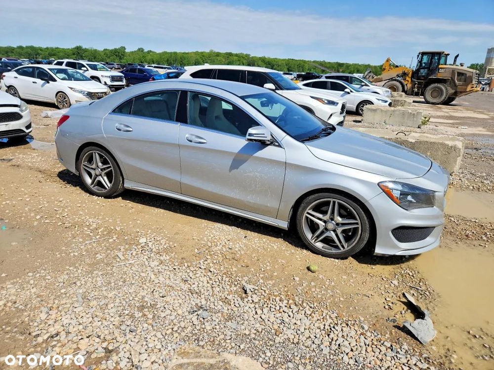 Mercedes-Benz CLA 250 4Matic 7G-DCT - 2