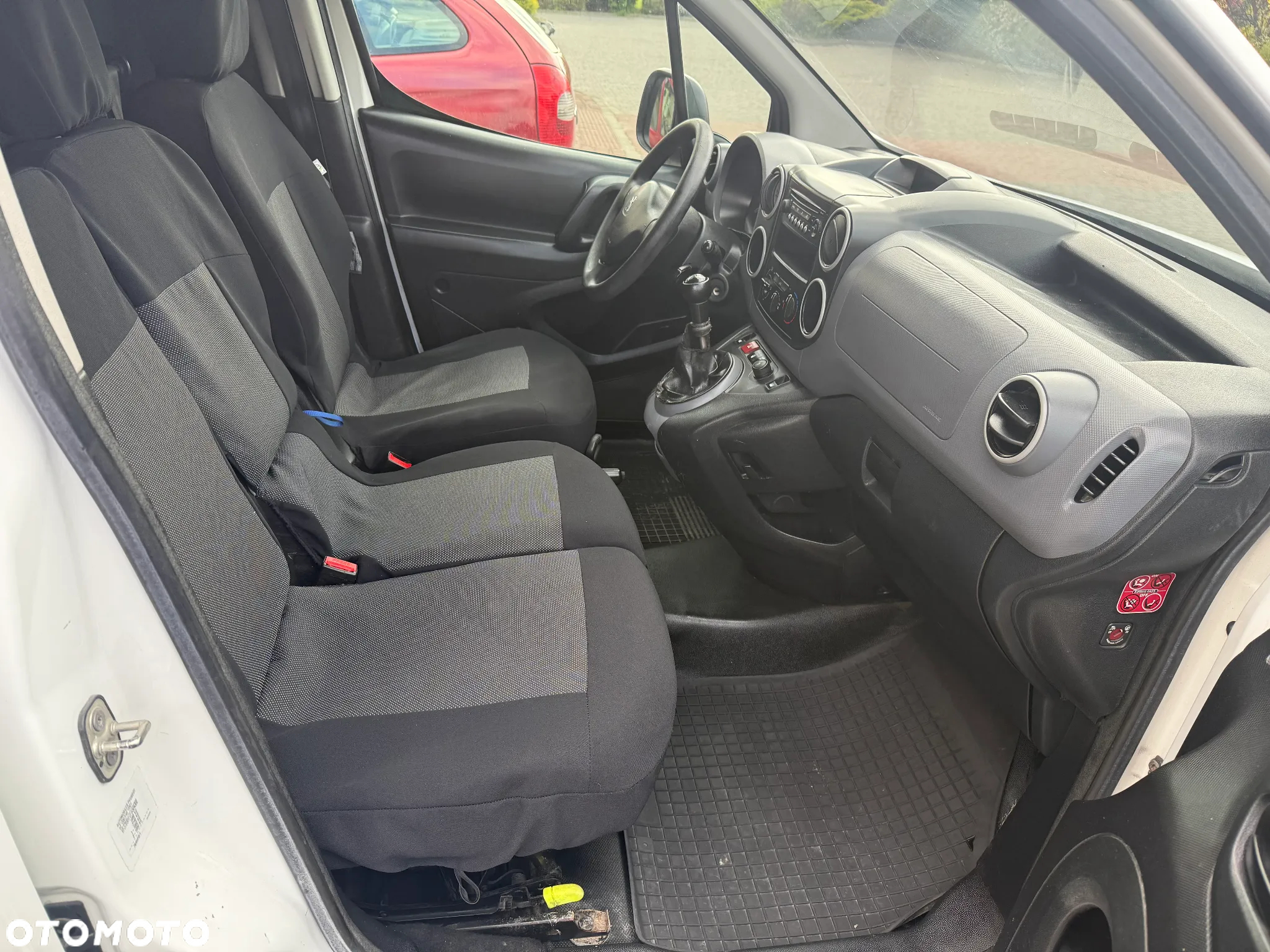 Peugeot PARTNER - 13