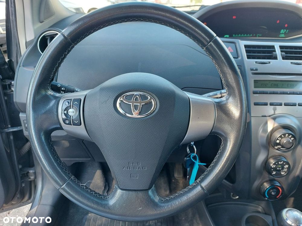 Toyota Yaris - 18
