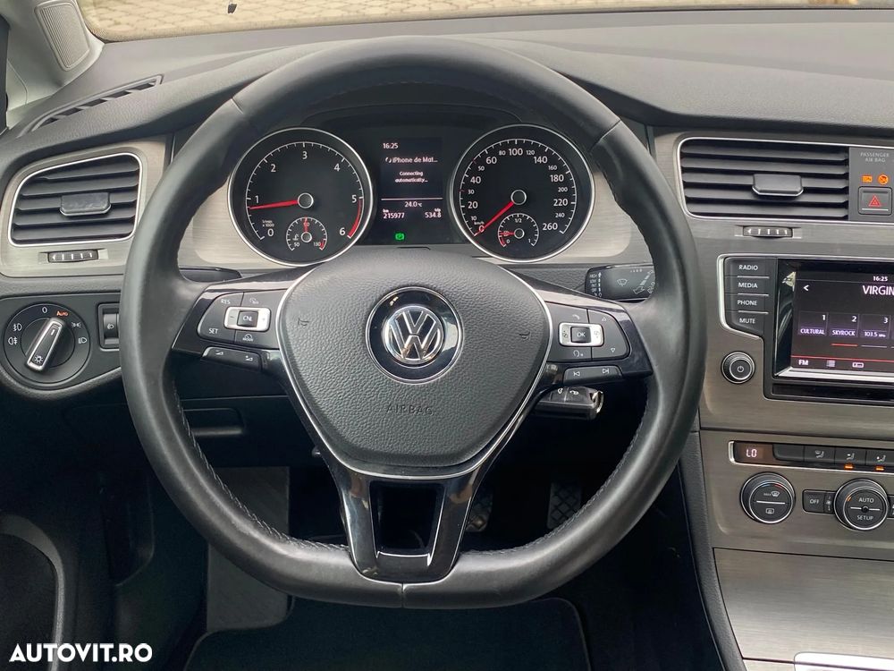 Volkswagen Golf - 6
