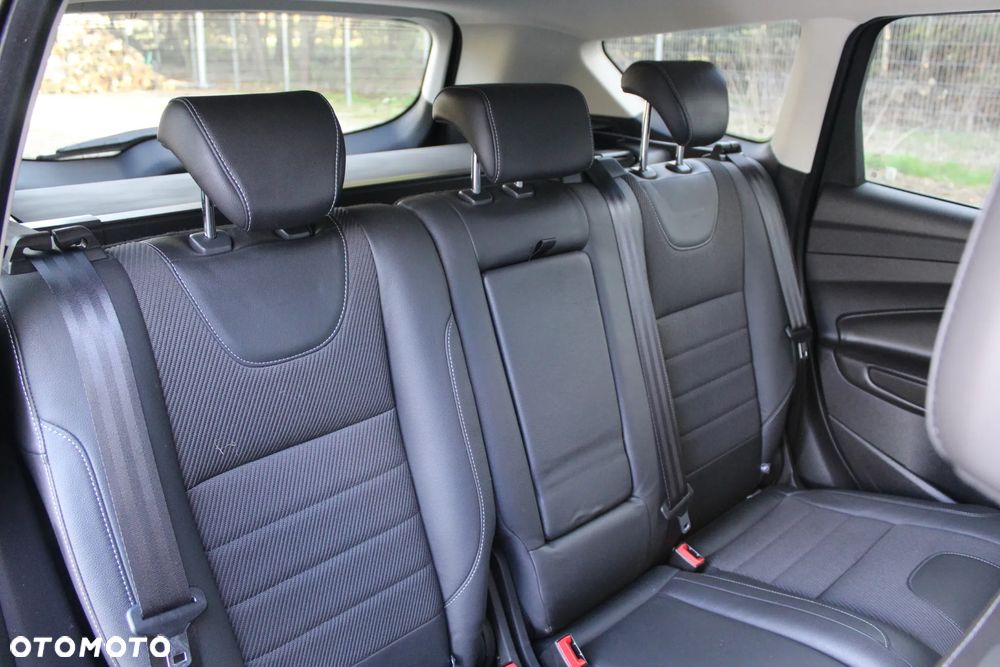 Ford Kuga 2.0 TDCi 2x4 Titanium - 23