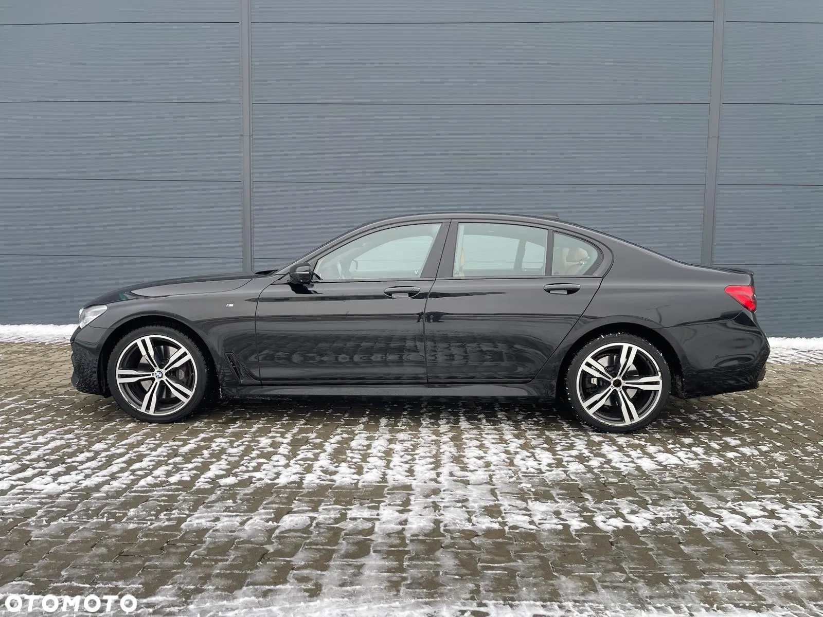 BMW Seria 7 750i xDrive - 12