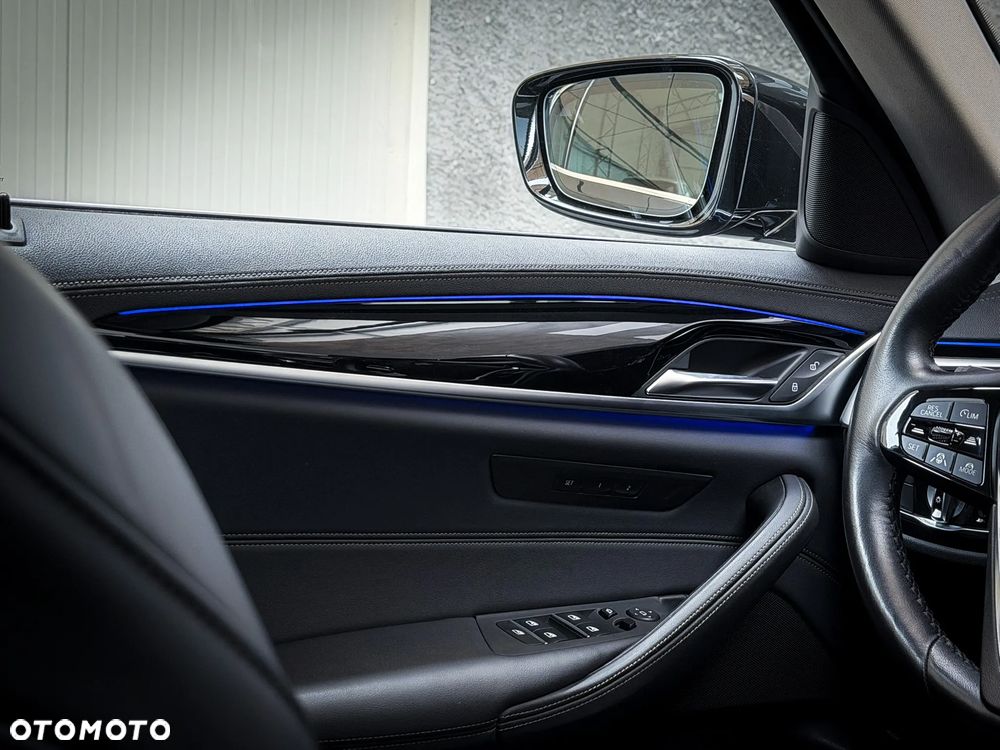 BMW Seria 5 530d Luxury Line - 22