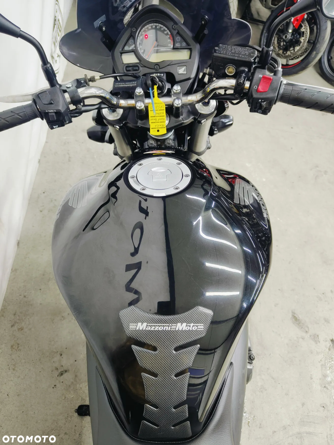 Honda Hornet - 12