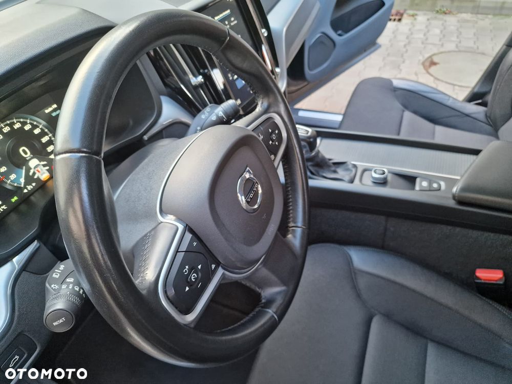 Volvo XC 60 T4 Momentum - 27