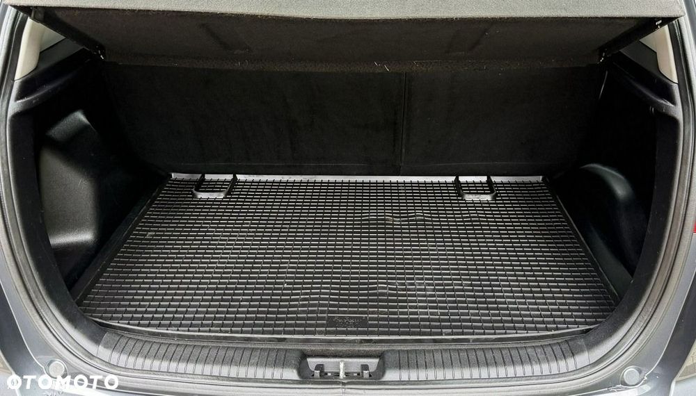 Kia Venga - 16