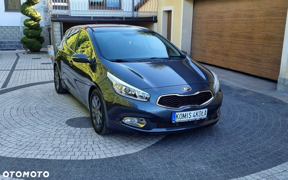 Kia Ceed - 8