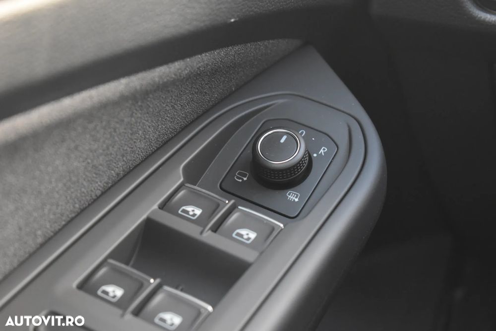 Volkswagen Golf 1.5 eTSI DSG MHEV Life - 32