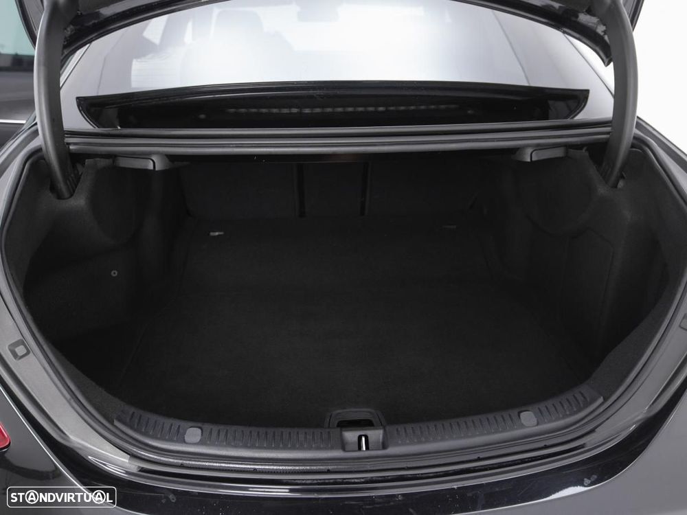 Mercedes-Benz E 220 - 13