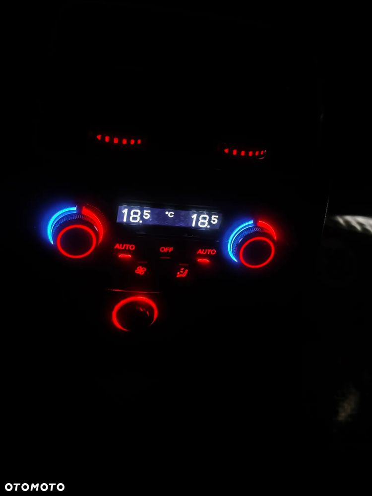 Audi A6 Avant 2.0 TDI Ultra S tronic - 30