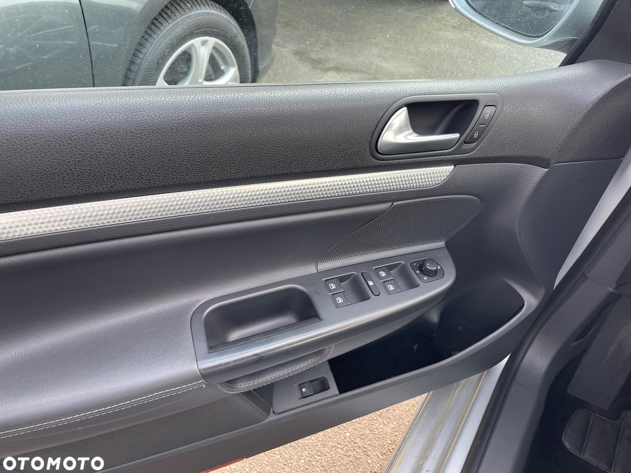 Volkswagen Golf V R32 DSG - 12
