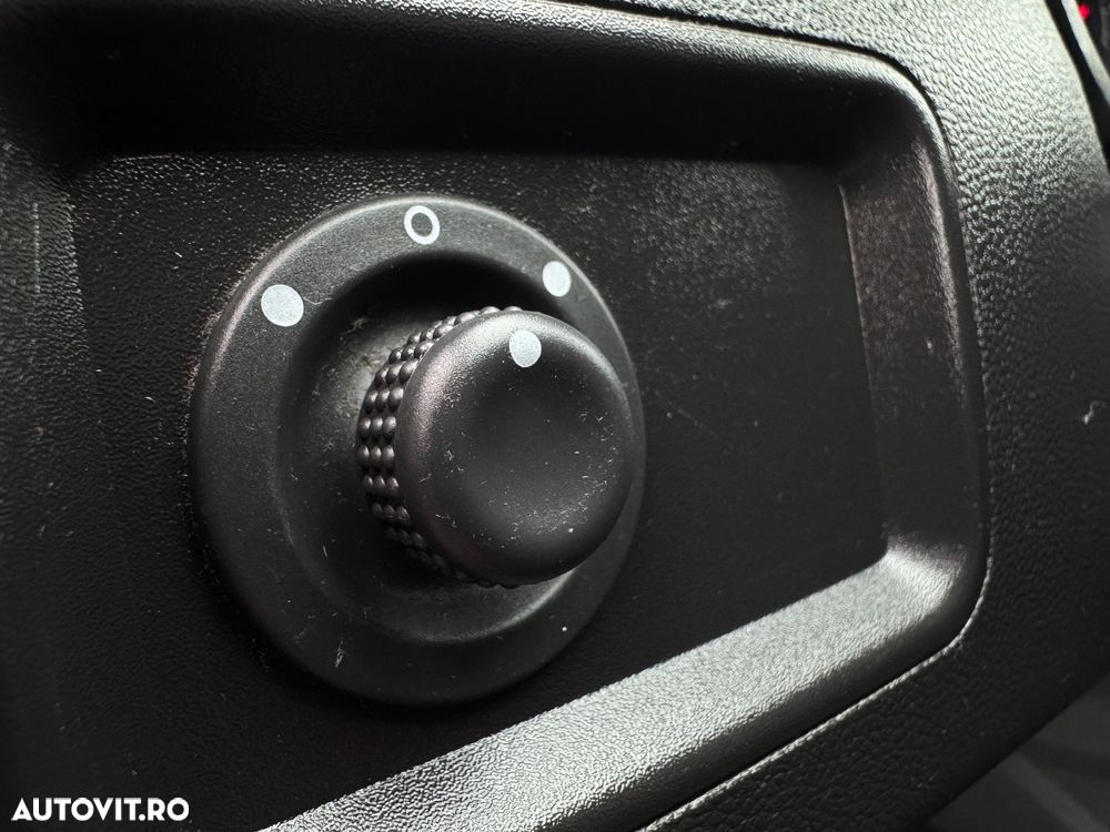 Dacia Duster 1.6 SCe 4WD Prestige jante 16" - 23