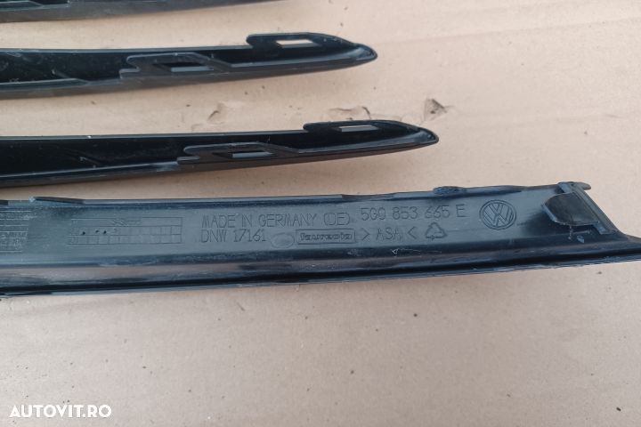 Grila bara fata dreapta 5G0853665E Volkswagen VW Golf 7 [2012 - 2017] - 2