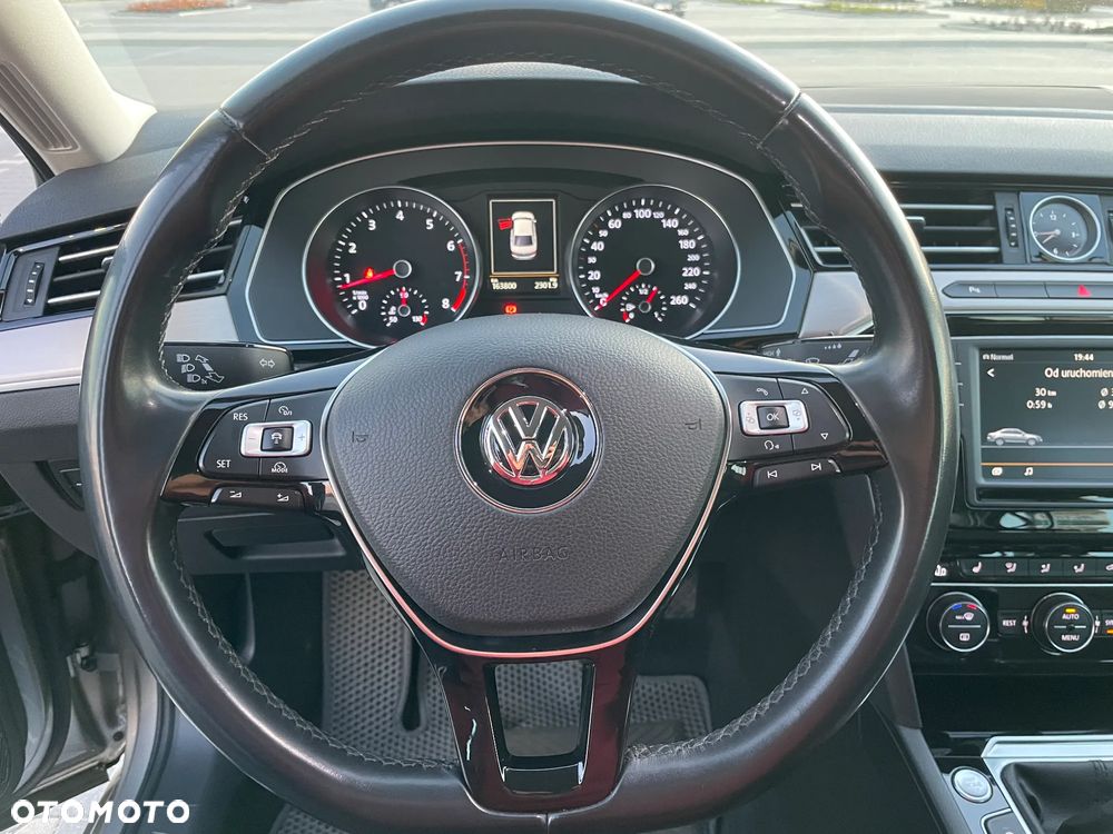 Volkswagen Passat 1.8 TSI BMT Highline - 21