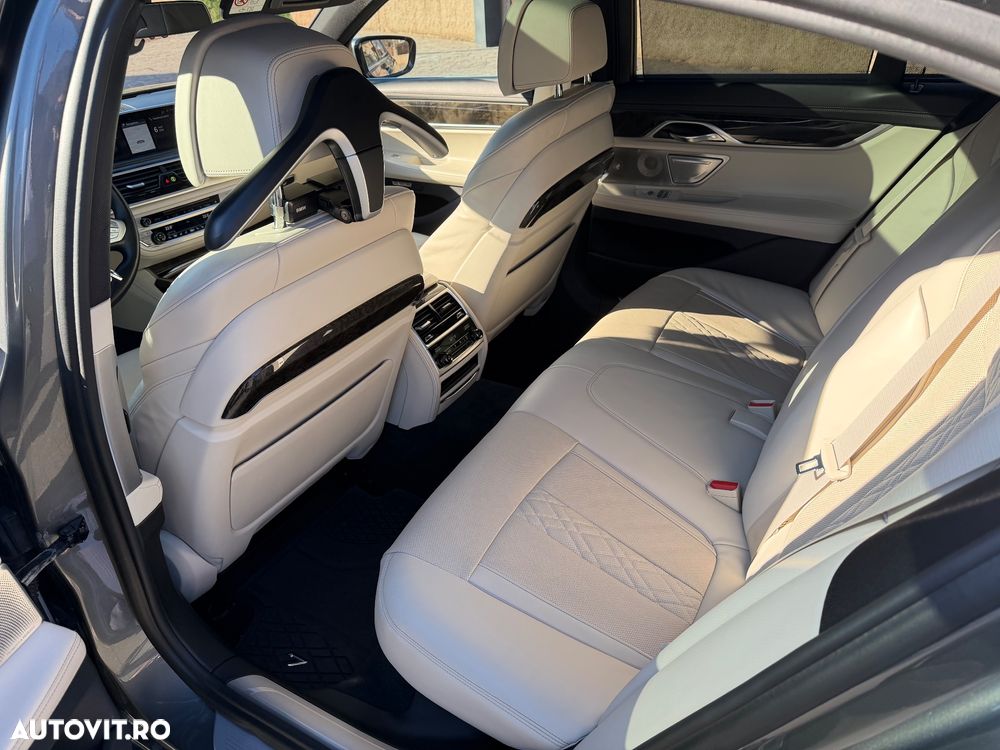 BMW Seria 7 740d xDrive - 23