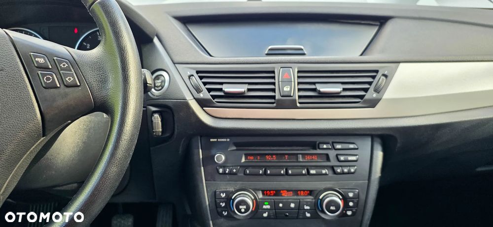 BMW X1 sDrive18i xLine - 22