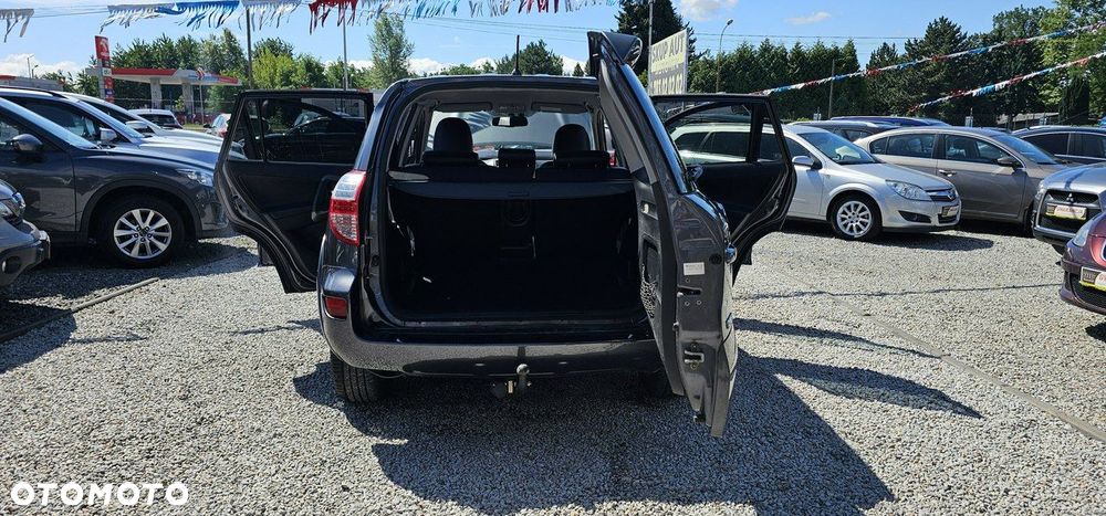 Toyota RAV4 - 29