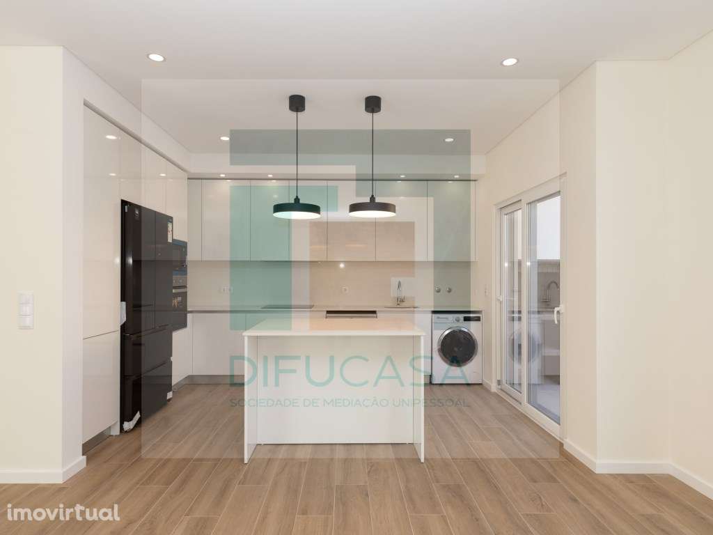 Moradia T4 com Suíte e Pérgula de Estacionamento - Grande imagem: 3/36