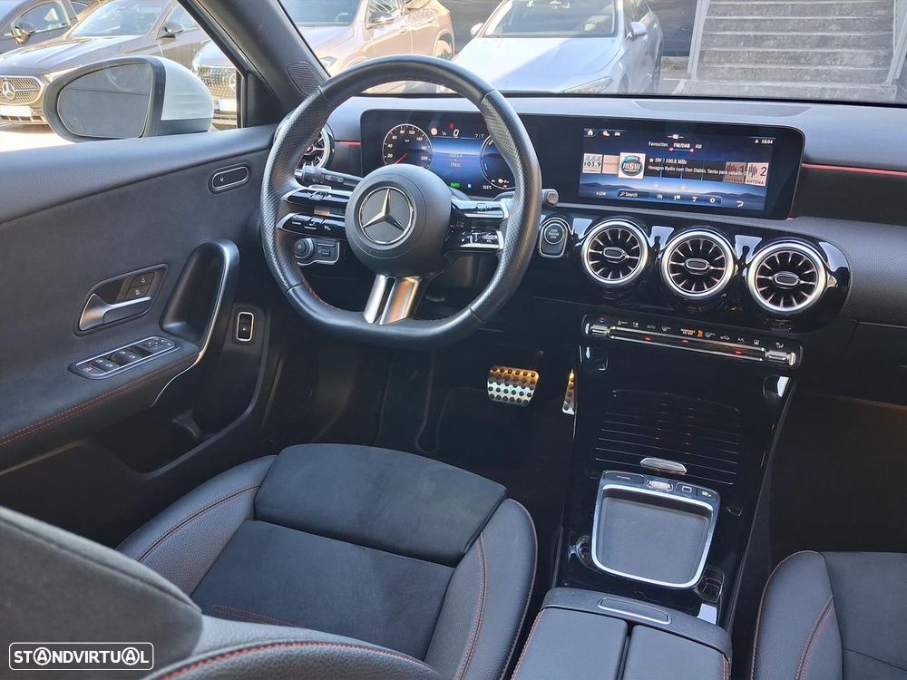 Mercedes-Benz A 250 e AMG Line - 17