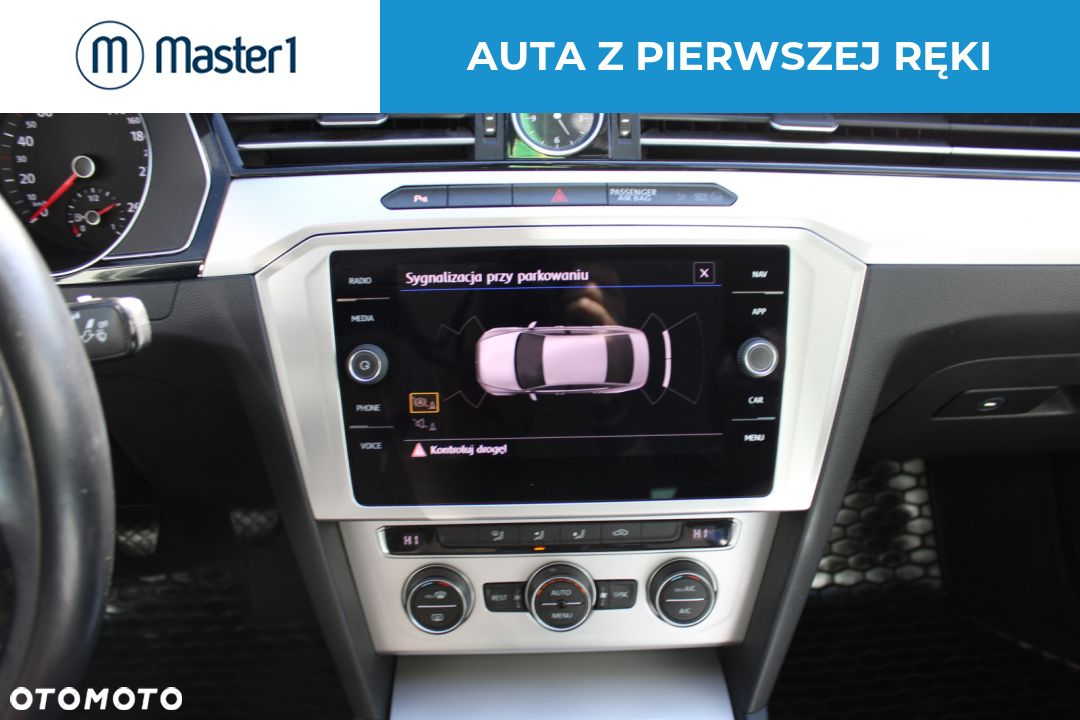 Volkswagen Passat 2.0 TDI SCR Comfortline - 18