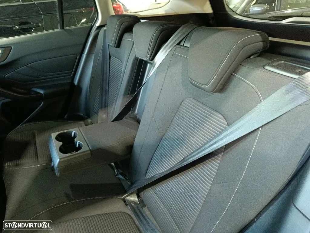Ford Focus SW 1.5 TDCi EcoBlue Titanium - 8