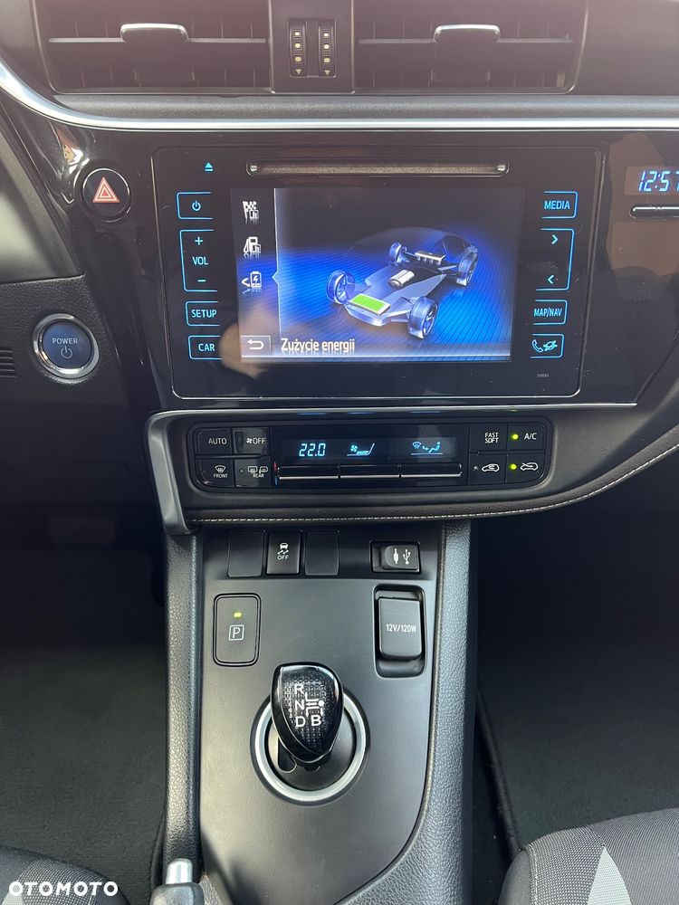 Toyota Auris 1.8 HSD Sol - 26