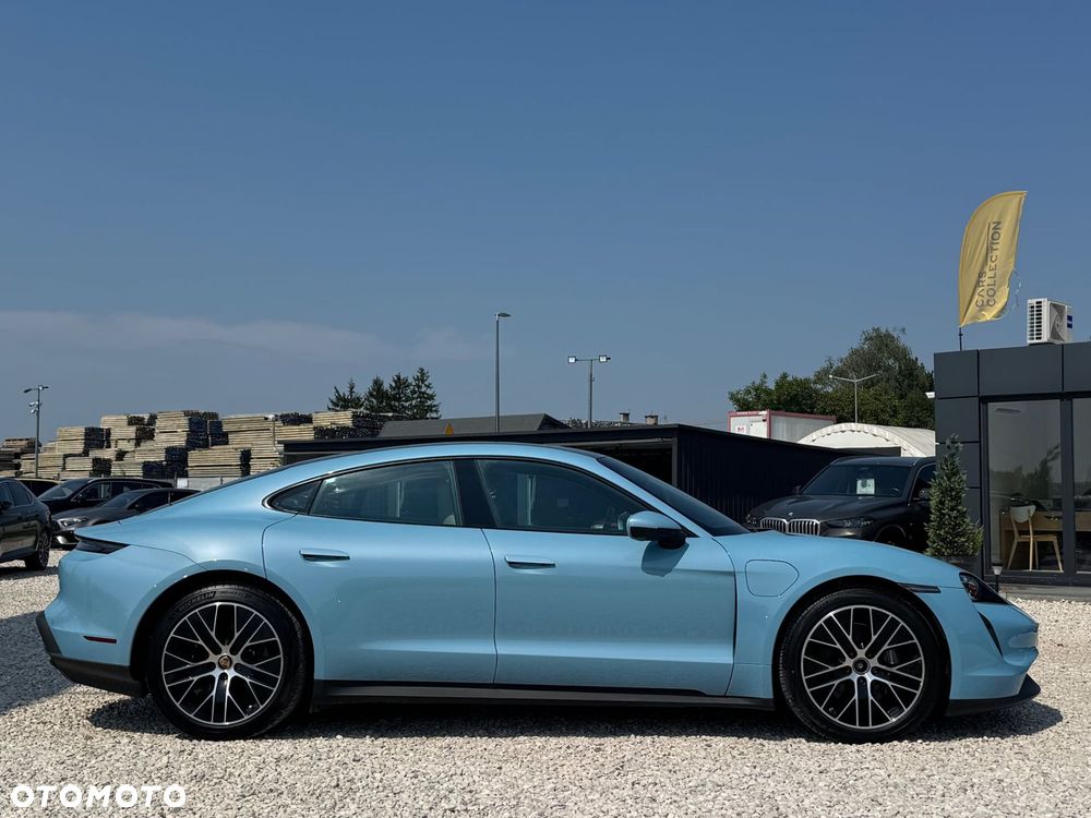 Porsche Taycan - 4