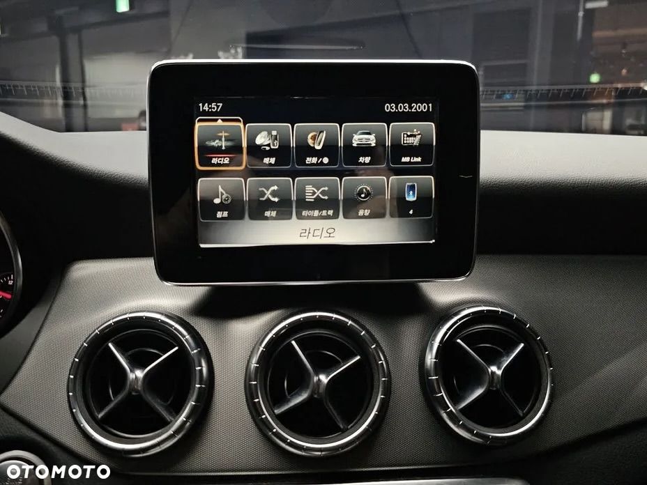 Mercedes-Benz CLA 220 4Matic 7G-DCT AMG Line - 16
