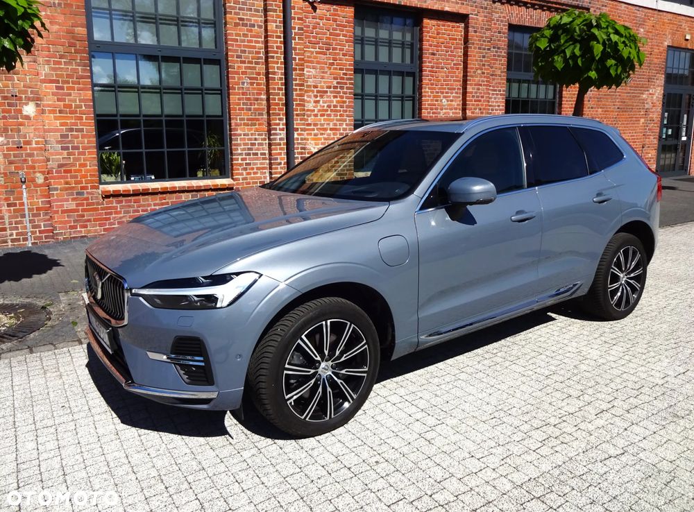 Volvo XC 60 T8 Plug-In Hybrid AWD Ultra Dark - 2