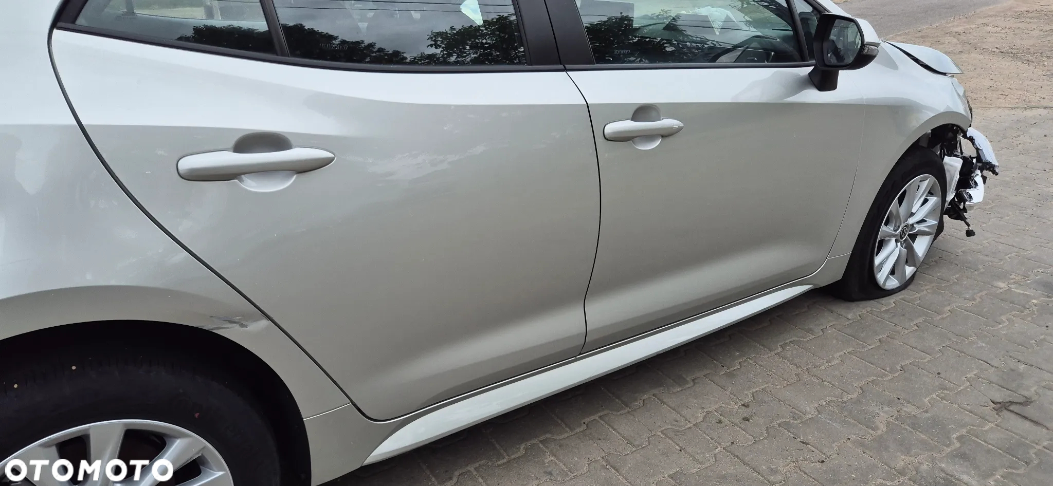 Toyota Corolla 1.8 Hybrid Active - 8