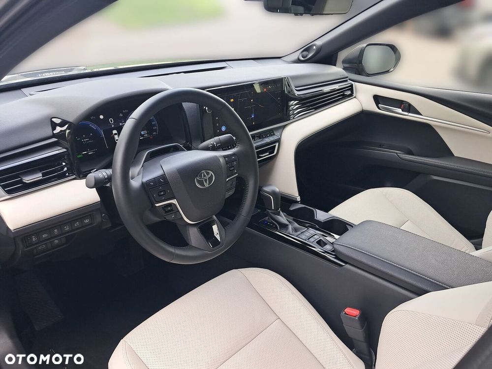 Toyota Camry - 5