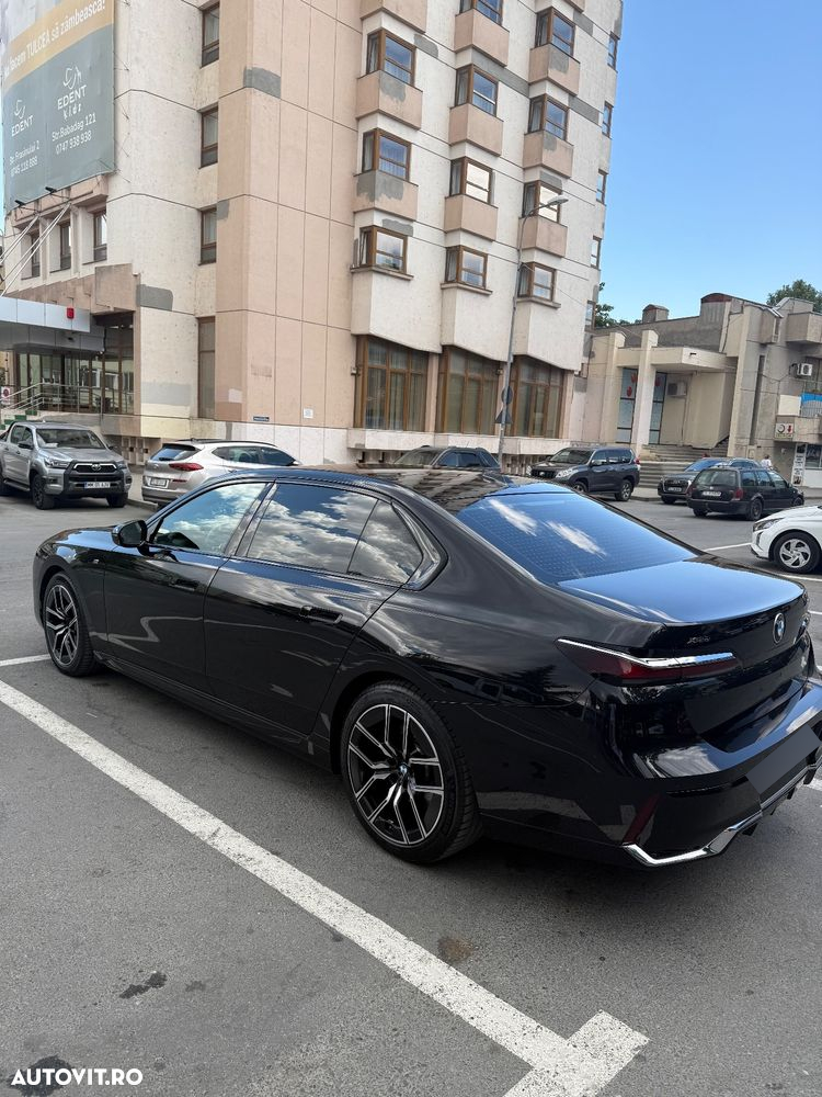 BMW Seria 7 740d xDrive MHEV - 21