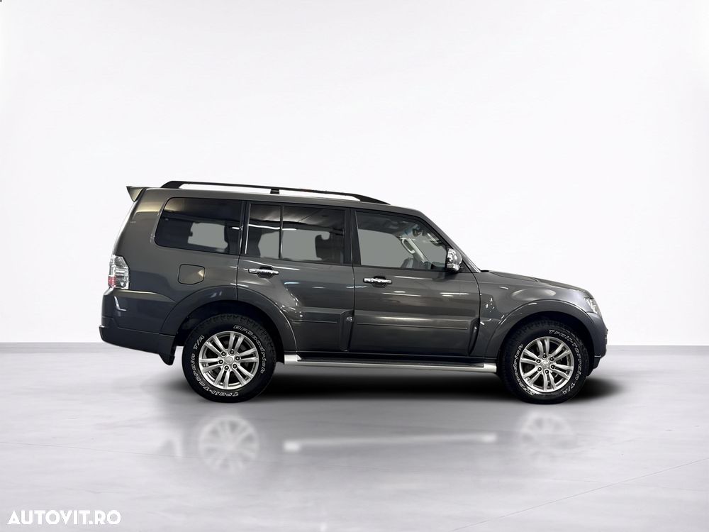 Mitsubishi Pajero - 7