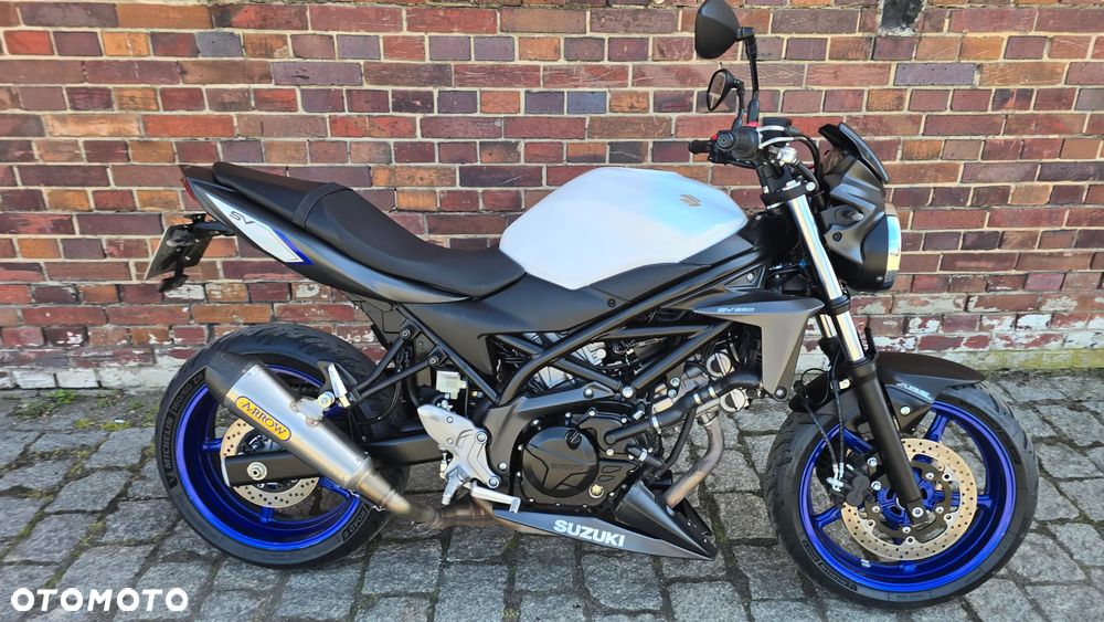 Suzuki SV - 28