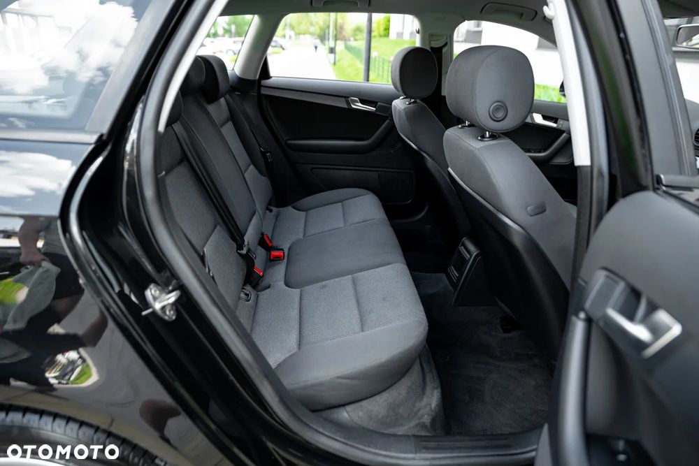 Audi A3 Sportback 1.6 Ambiente - 22