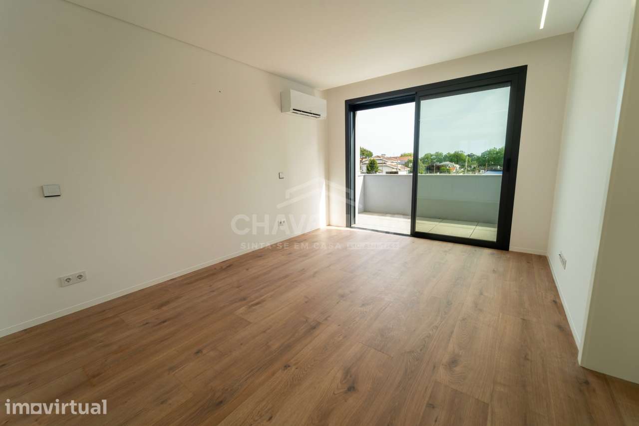 Moradia em Banda V3+1 Nova c/ Terraço em Gulpilhares - Grande imagem: 4/50