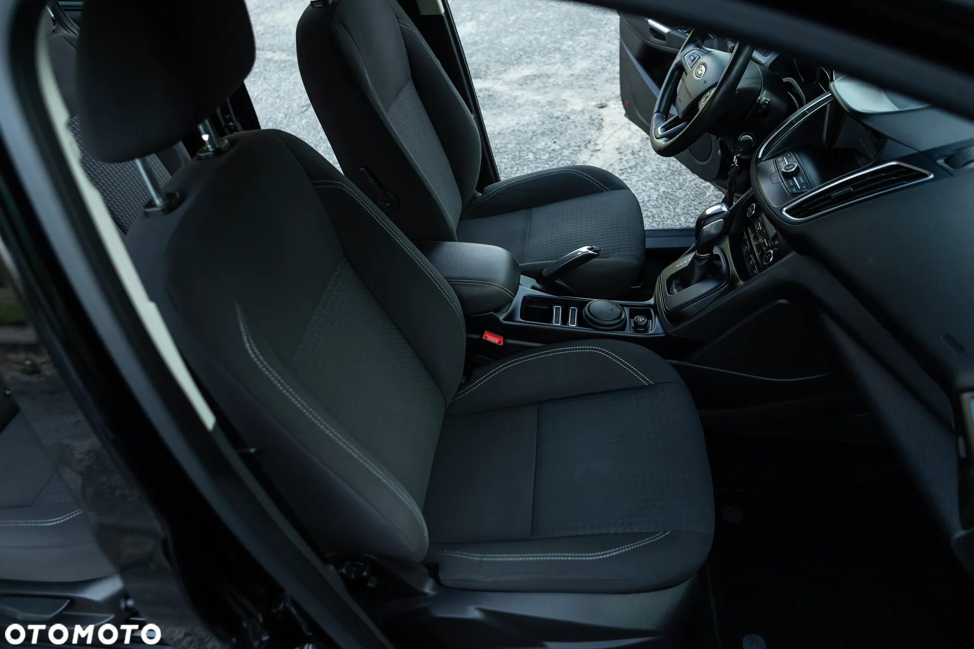 Ford Grand C-MAX - 37