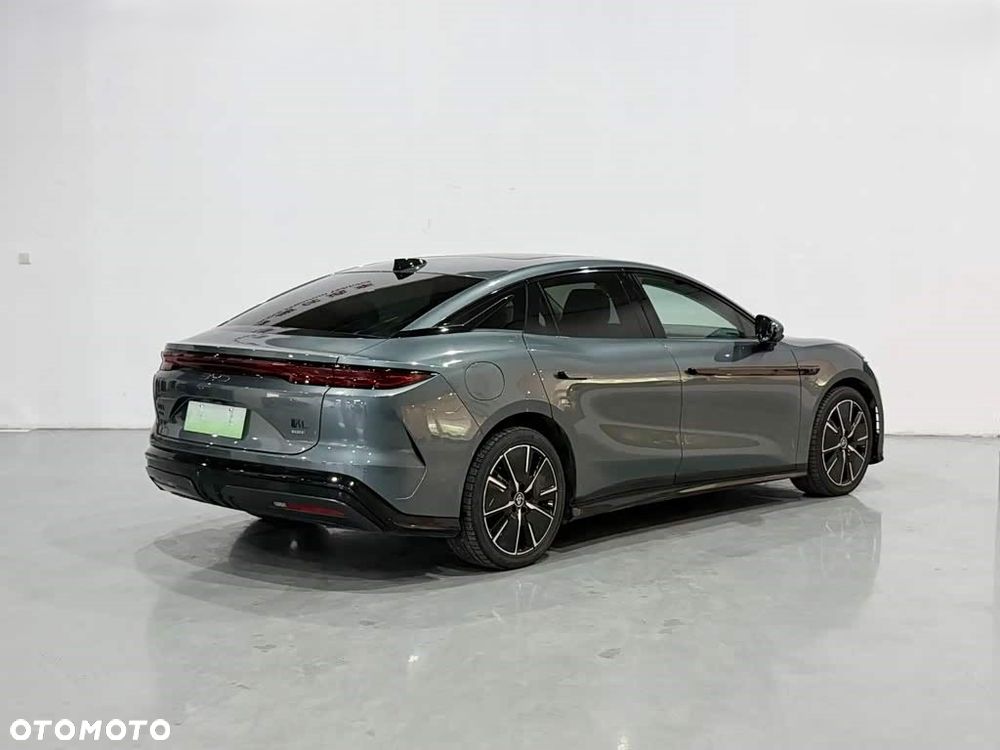 BYD Han L - 6