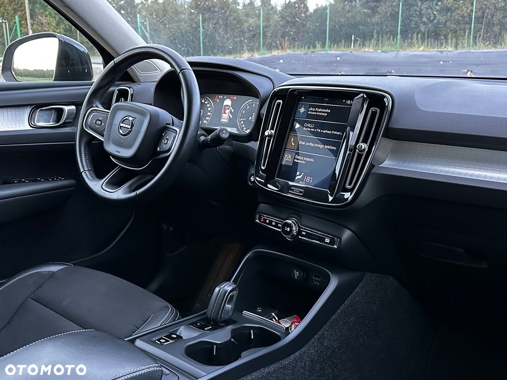Volvo XC 40 T4 AWD Geartronic Momentum Pro - 21