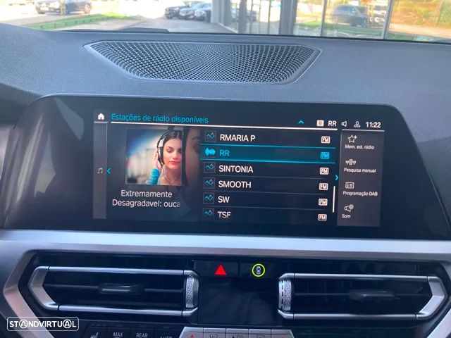 BMW 320 e Touring Pack Desportivo M Auto - 26