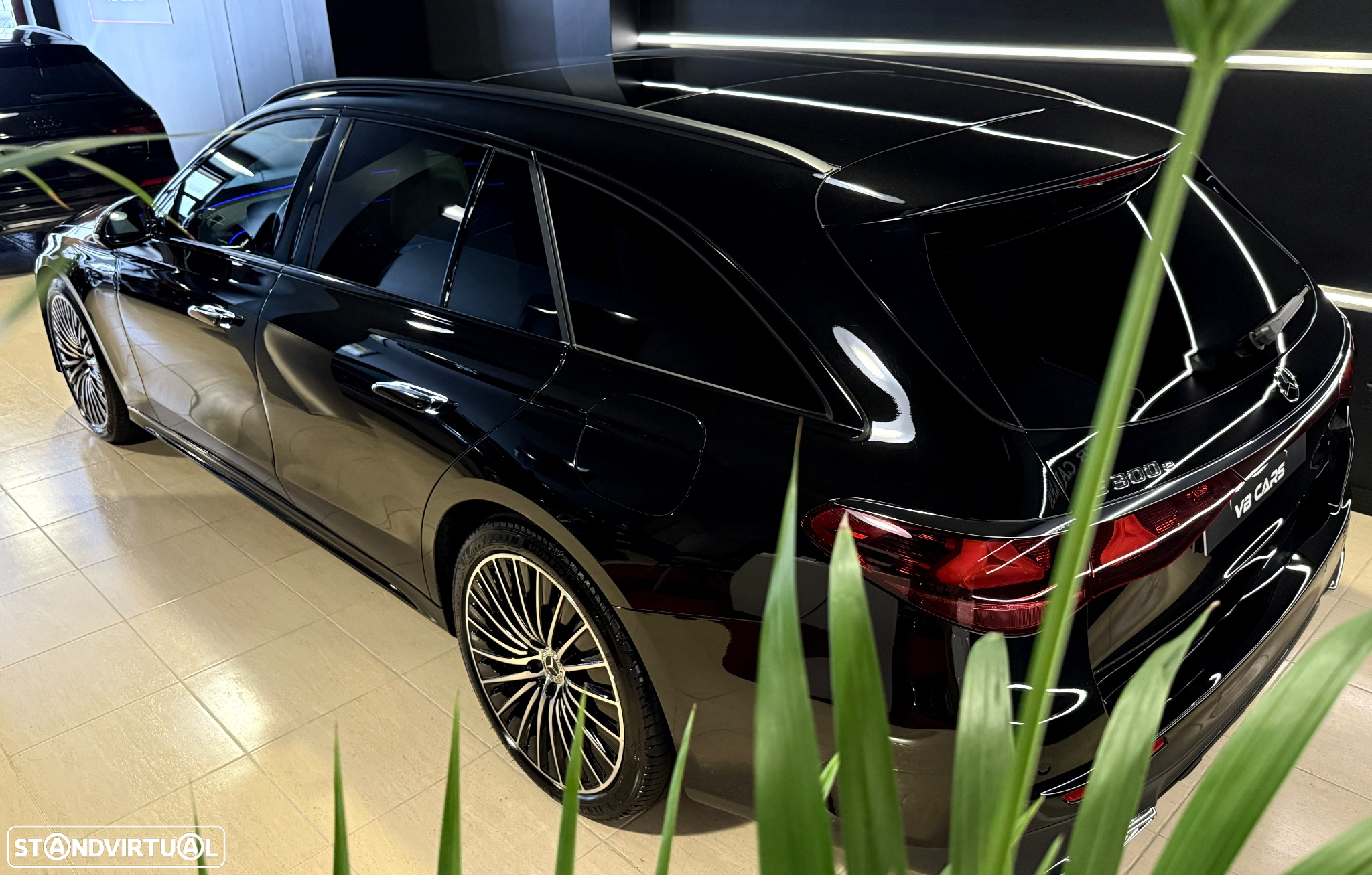Mercedes-Benz E 300 Standard - 12