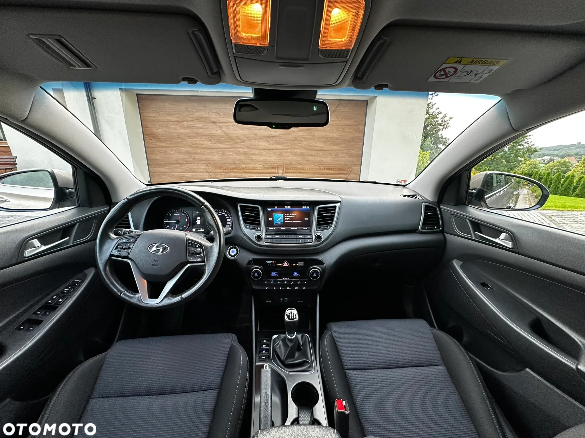 Hyundai Tucson 2.0 CRDI BlueDrive Style 2WD - 23