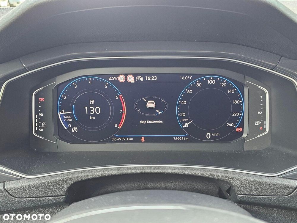 Volkswagen T-Roc - 16